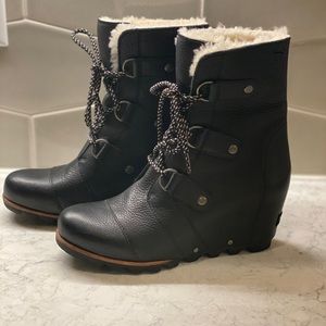 Women’s Sorel Joan of Arctic Wedge boot! Size 9.5
